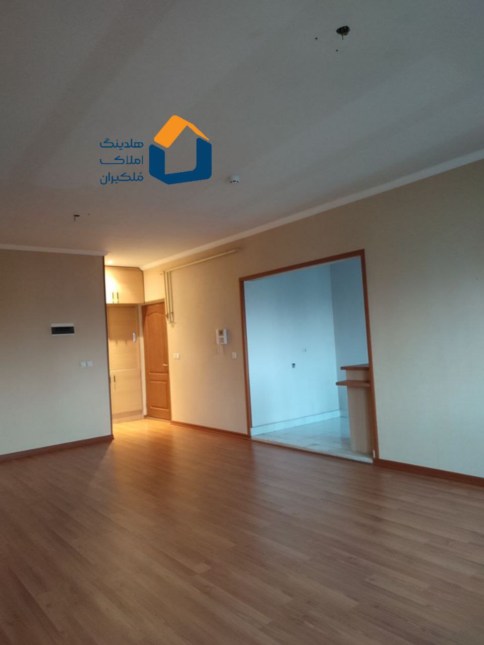 مجتمع آذران،